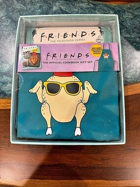 Friends The Official Cookbook Gift Set Cookbook Gift Set Purple Blue Like New
